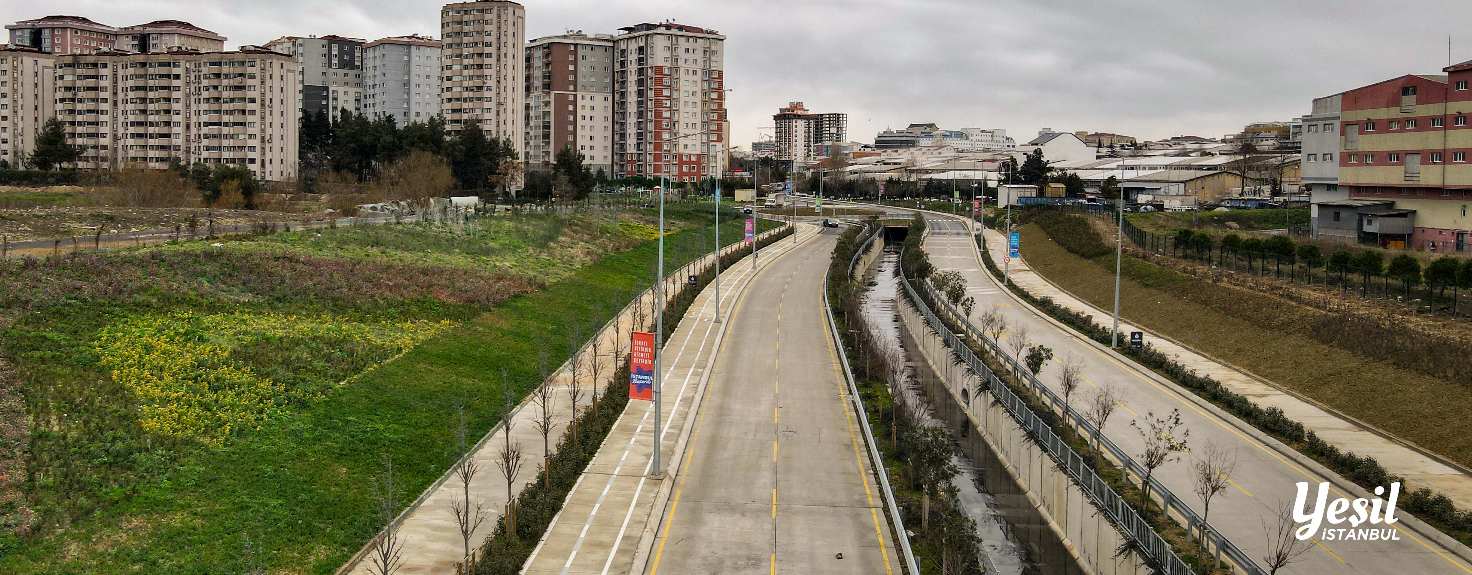 Rıfat Ilgaz Caddesi Orta Refüj Ve Kavşağı